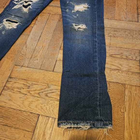 Levis Distressed Blue Jeans - Picture 4 of 14